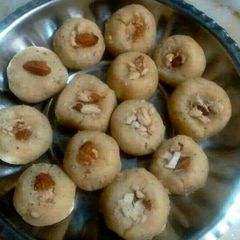 A picture of Khoya peda.