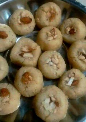 A picture of Khoya peda.
