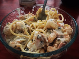 Pasta alfredo con camarones