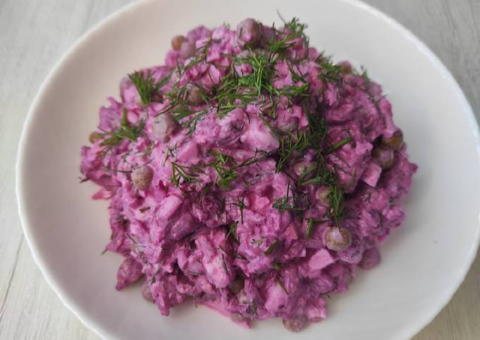 Салат «Оливье»: рецепт без курицы с вареной колбасой, горошком и солеными огурцами пошагово с фото