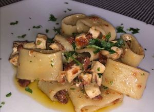 Foto di Calamarata con Pesce Spada e Pesto di Pomodoro Secchi Sott'olio