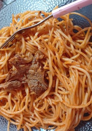 Una foto de Espaguetis con Carne Deshebrada