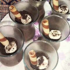 A picture of Oreo dessert cups.