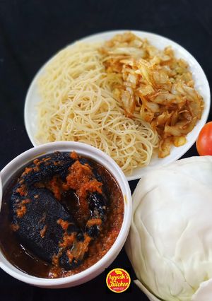 Taliya sauce din cabbage da miyar kifi ainihin hoton girkin
