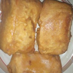 A picture of Fried bread in bean paste.