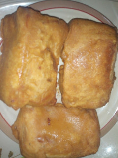 A picture of Fried bread in bean paste.
