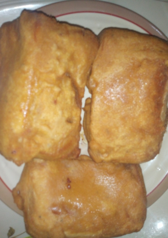 A picture of Fried bread in bean paste.