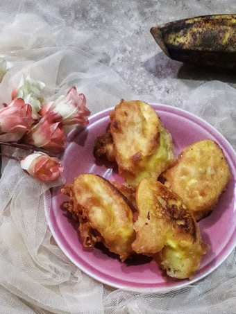 Langkah Mudah untuk Menyiapkan Pisang goreng tanduk crispy Simpel