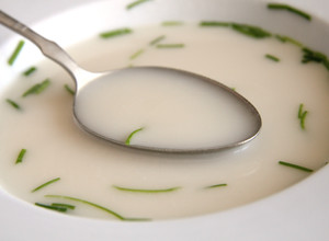 Fehérboros spárgakrémleves recept fotója