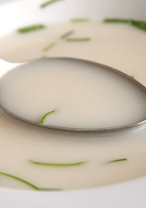 Fehérboros spárgakrémleves recept fotója