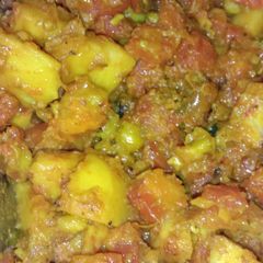 A picture of Aloo Gajar Matar.