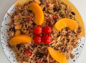 Foto de Farofa Festiva de Frango com Pêssego em calda
