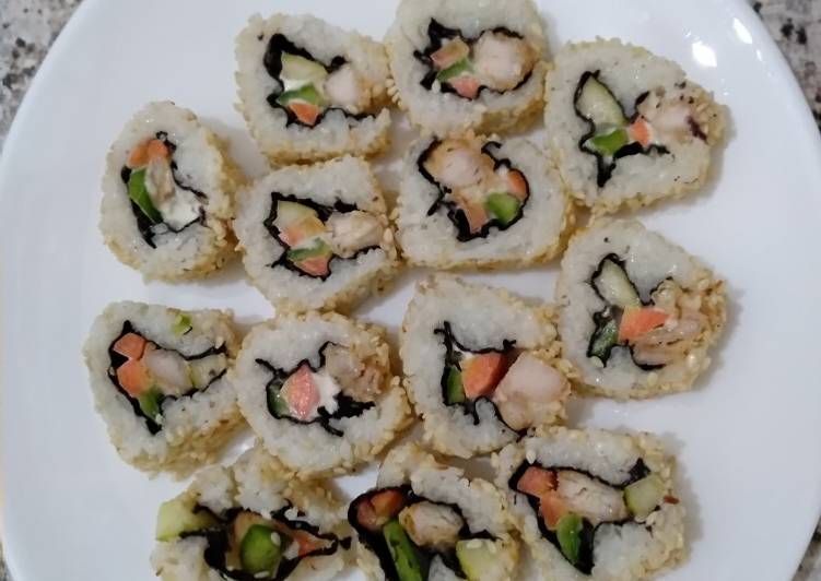 Bumbu Menyiapkan Sushi Uramaki (California Roll), Lezat Sekali