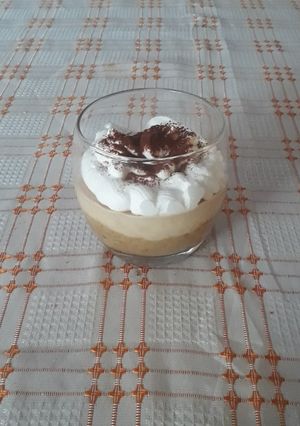 Fügés, banános pohárkrém recept fotója