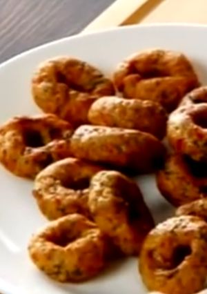 A picture of Chicken vada.