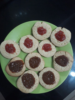 Una foto de Ojitos de membrillo y dulce de leche