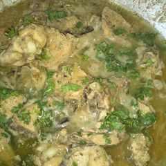 A picture of Chicken white karahi.
