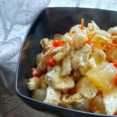 A picture of Kerecek Kikil Tahu Sirih / Stir Fried Beef Tendon and Tofu.