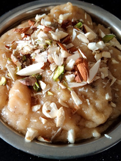 રાજગરા ના લોટ નો શીરો (Rajgira Shiro Recipe in Gujarati) રેસીપી મુખ્ય ફોટો