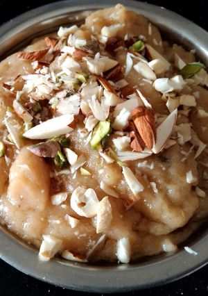 રાજગરા ના લોટ નો શીરો (Rajgira Shiro Recipe in Gujarati) રેસીપી મુખ્ય ફોટો
