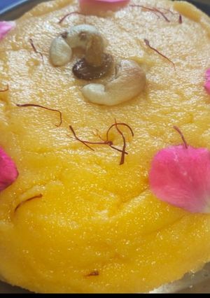 A picture of Rava kesari kesari bath.