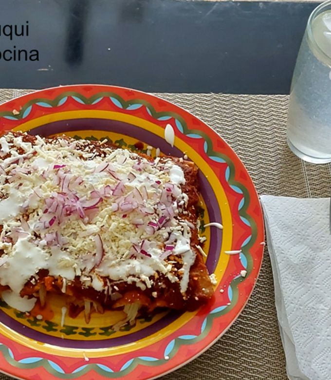 Una foto de ENCHILDAS POTOSINAS para el FIN DE SEMANA