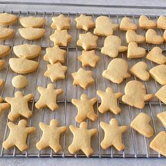 A picture of Easy Almond Cookies #2.