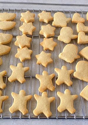 A picture of Easy Almond Cookies #2.
