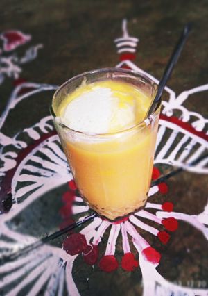 A picture of Mango milk shake.