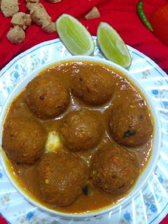 সোয়াবিনের কোপ্তা কারি(soyabeener kopta curry recipe in Bengali) রেসিপির প্রধান ছবি