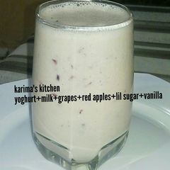 A picture of Apple yoghurt smoothie.