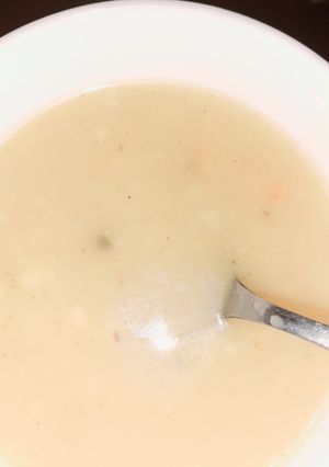 صورة لوصفة شوربة بيضاء ❤