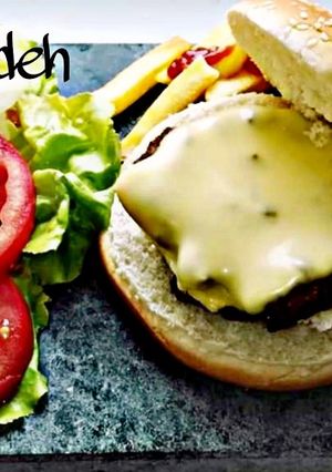 A picture of Cheesy Beef Burger.