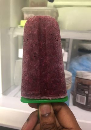 A picture of Mixed Berry Popsicle.