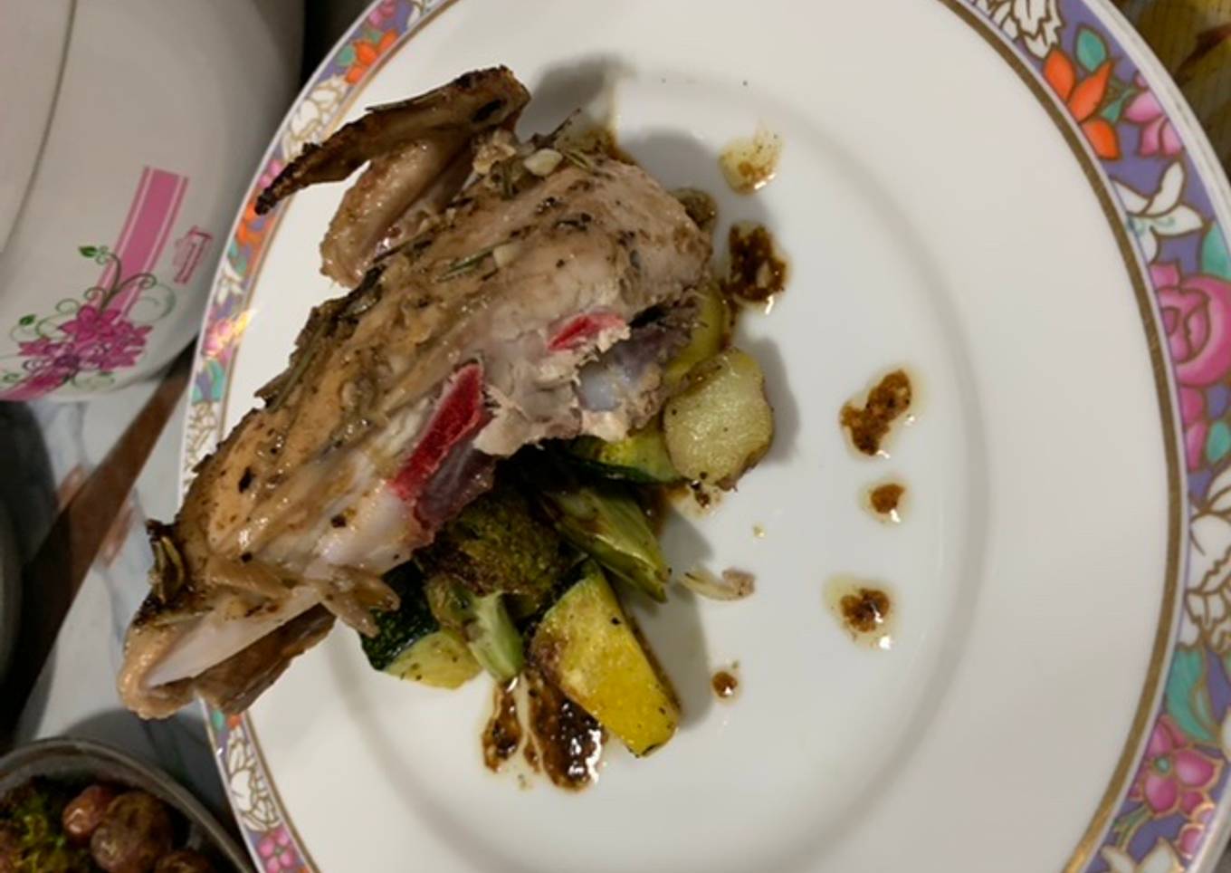 Chicken with green herbs and grilled vegetables