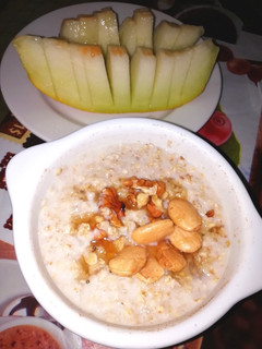 Una foto de Gachas de avena con almendras y nueces!