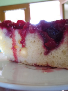 Una foto de Torta invertida de ciruela