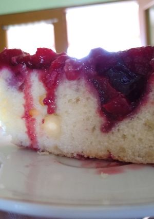Una foto de Torta invertida de ciruela