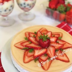 A picture of No Bake Strawberry Cheesecake.