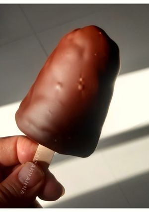 A picture of Choco Bar Ice cream.