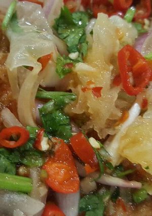 รูปของ ยำไก่แซบ