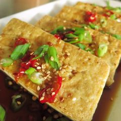 A picture of Korean Style Fried Tofu with Chili Garlic Soy Sauce.