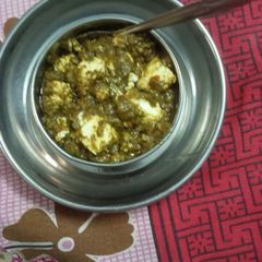 A picture of Palak panner.