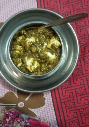 A picture of Palak panner.