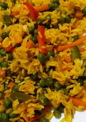 A picture of Stir fried vegetable rice.