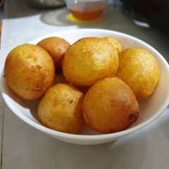 รูปของ Bola ubi (Bolubi/bolbi) kopong garing manis
