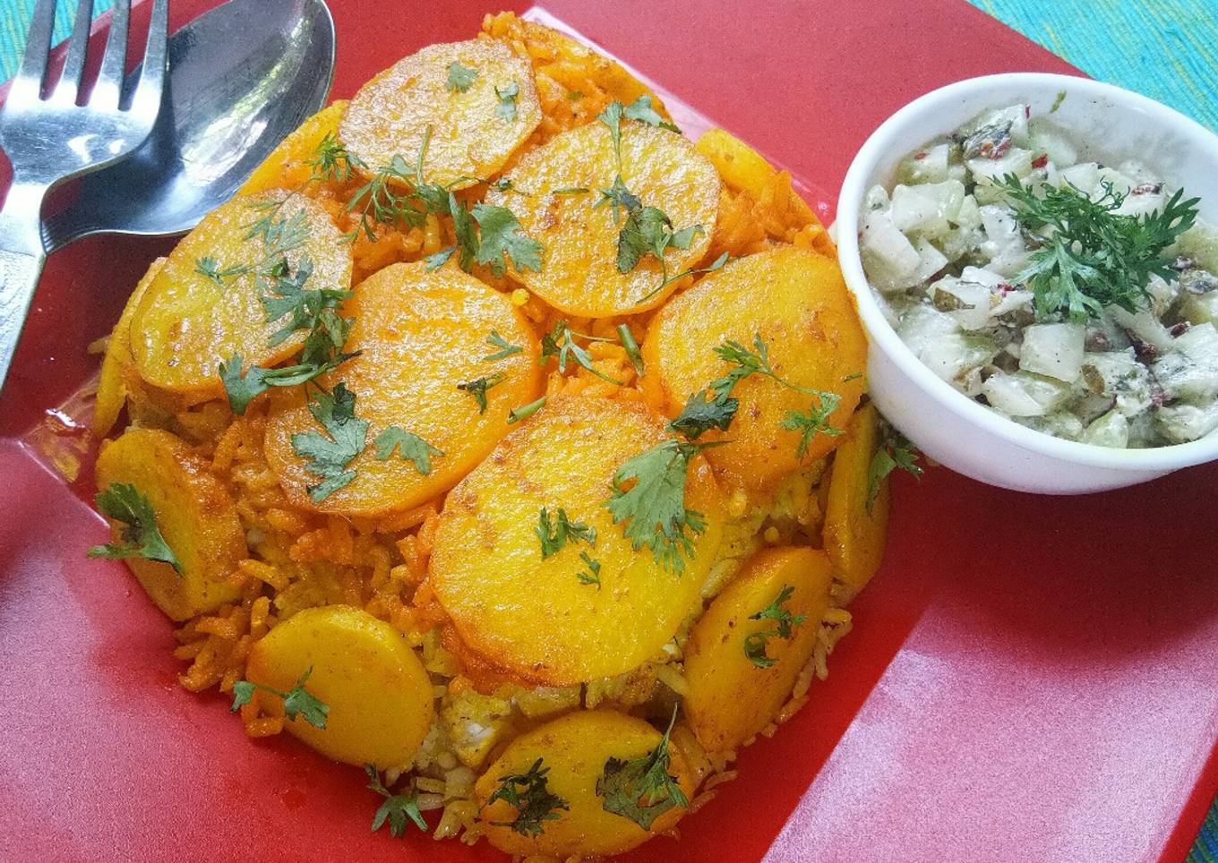 Iranian Tahdig with Cucumber-Mint-Yoghurt salad