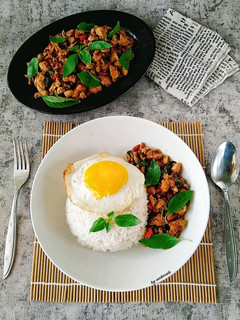 Foto resep Pad Kra Pao Gai ผัดกระเพราไก่ / Thai Chicken Basil