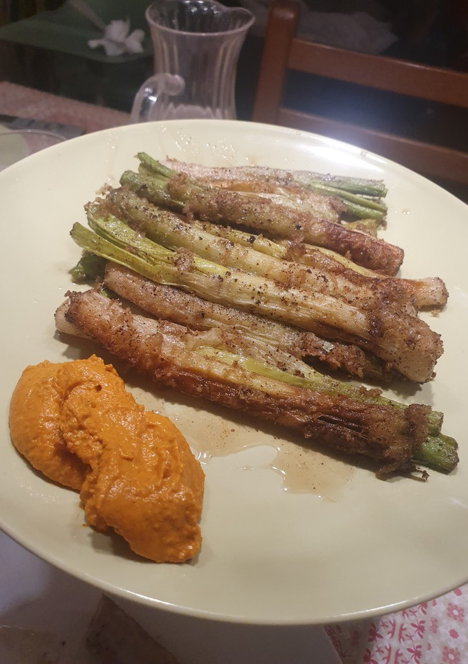 Una foto de Calçots en tempura