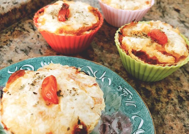 Bolinho de mandioca com frango desfiado - Tudogosreceitas